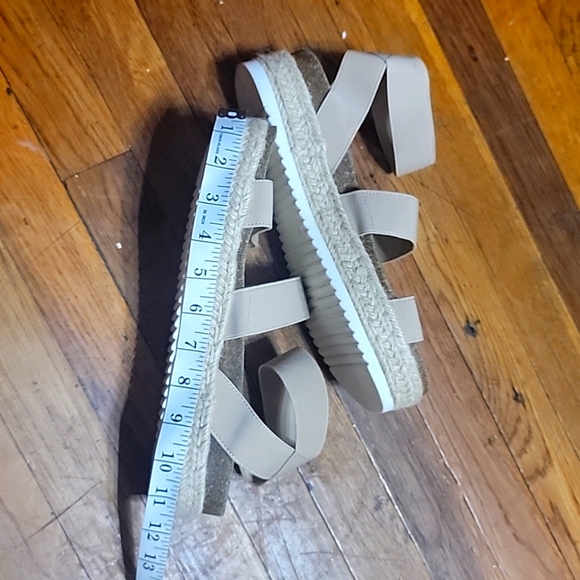 Cushionaire women's sandal size 11w color cram beautiful exelente condition - Picture 16 of 17